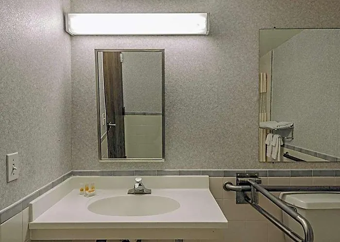 Days Inn By Wyndham Berlin Meriden