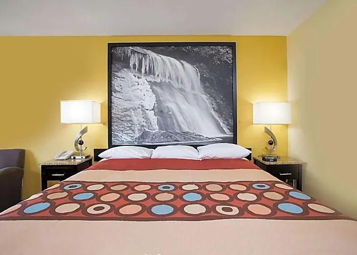 Super 8 By Wyndham Garner/Clayton/Raleigh
