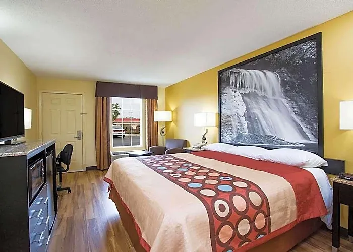 Super 8 By Wyndham Garner/Clayton/Raleigh