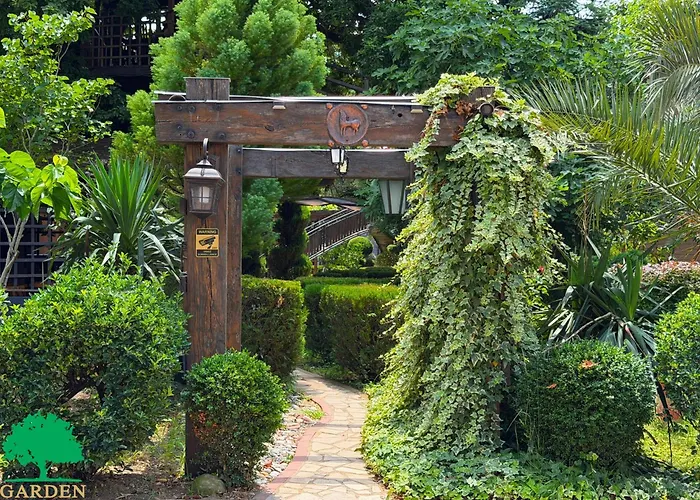 Garden Hotel, Pool & Park & Cottages