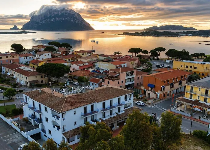 Hotel Il Faro Di Molara