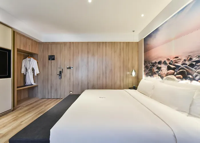Atour Hotel Dalian Lvshunkou