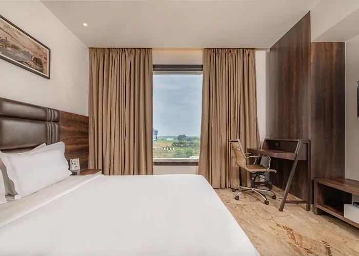 Econest Hotel