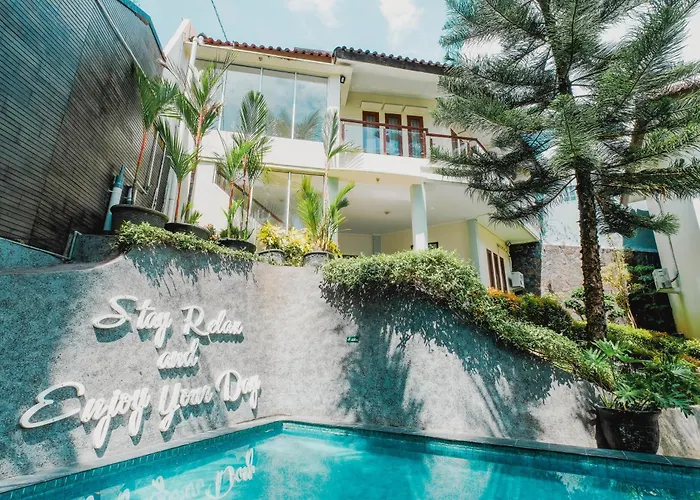 Aleyra Hotel And Villa'S Garut