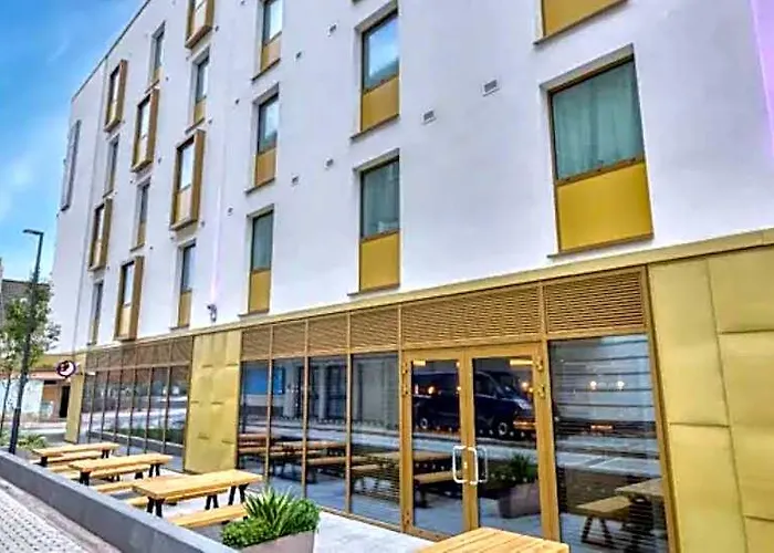 Premier Inn Jersey St Helier - Bath Street