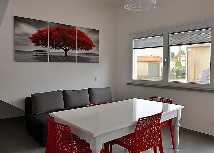 Charming Santantioco Red Apartment With 2-Way Air Con Uncovered Parking
