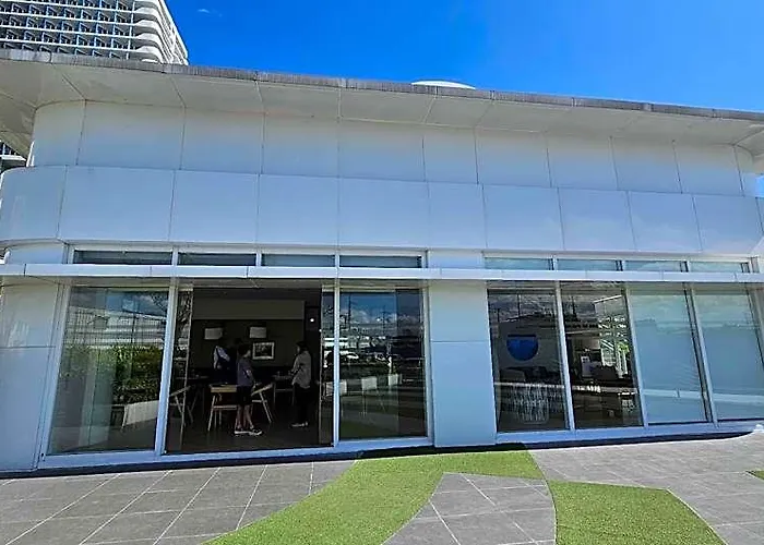Oyo 1143 The Emgrand Azure North