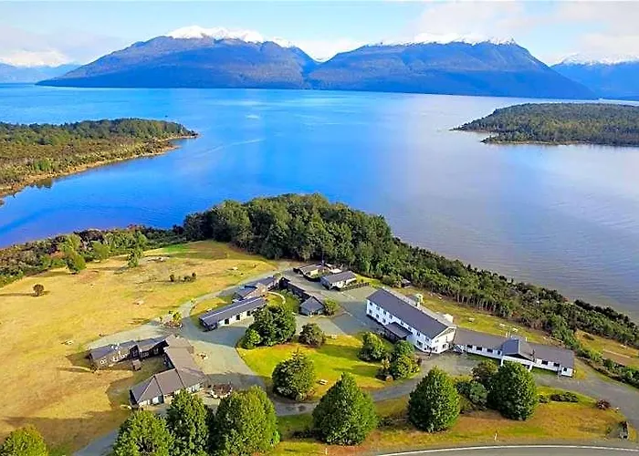 Fiordland National Park Lodge