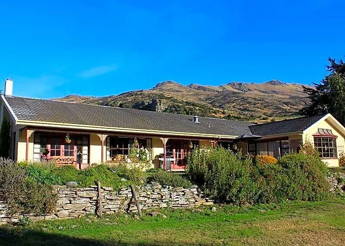 Castle Hill Lodge Bed & Breakfast