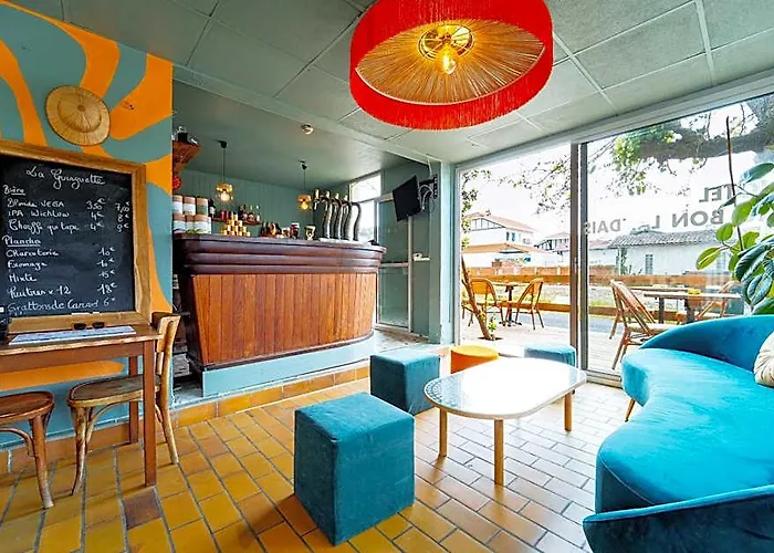 Au Bon Landais Surf Hotel