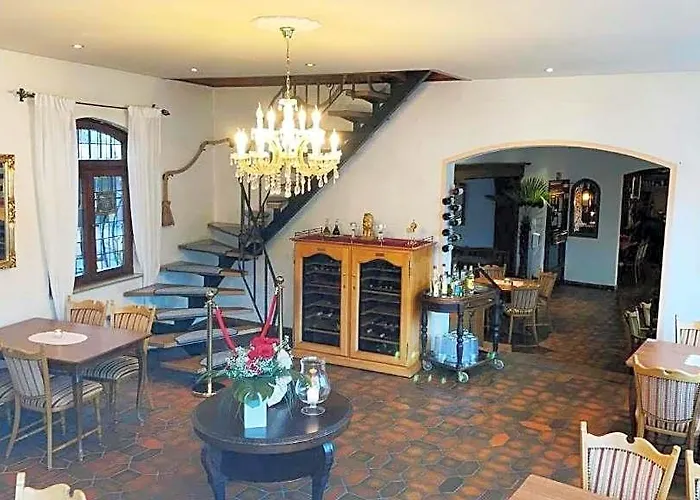 Hotel Zum Goldenen Loewen - Restaurant - Panoramabar - Terrassen - Events - Rheinblick - Geschichte Seit 1728
