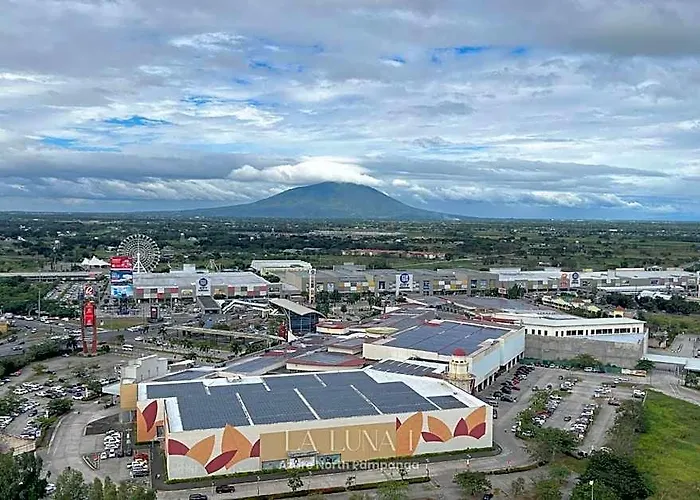 La Luna I - Studio With Ps4, Netflix, Karaoke & Mt Arayat View