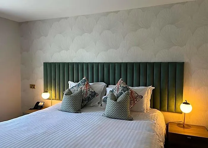 Hatherley Manor Hotel & Spa