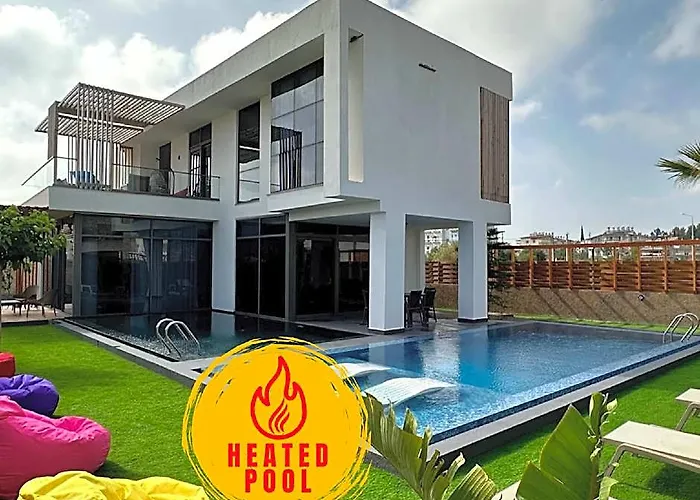 Triplex Villa With Children'S Pool, Garden, Sauna