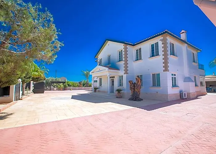 Protaras Holiday Villa An75