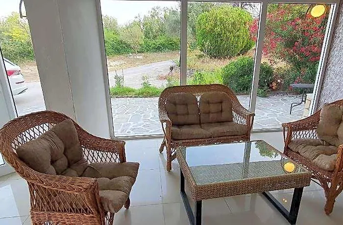 Pashos Hotel