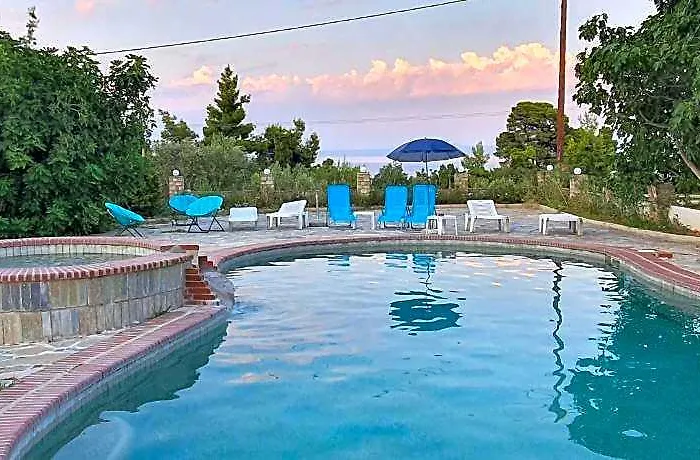 Pashos Hotel