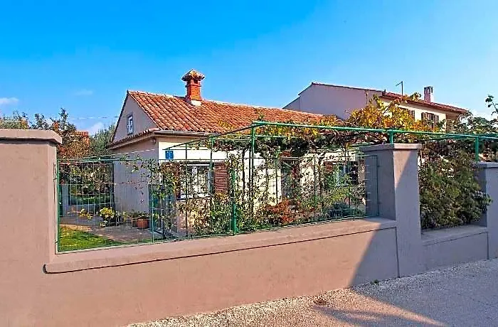 House 385