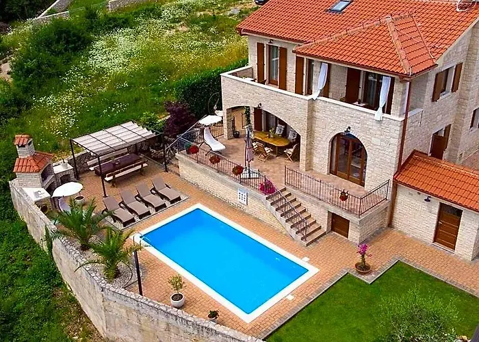 Maya Comfortable Holiday Residence