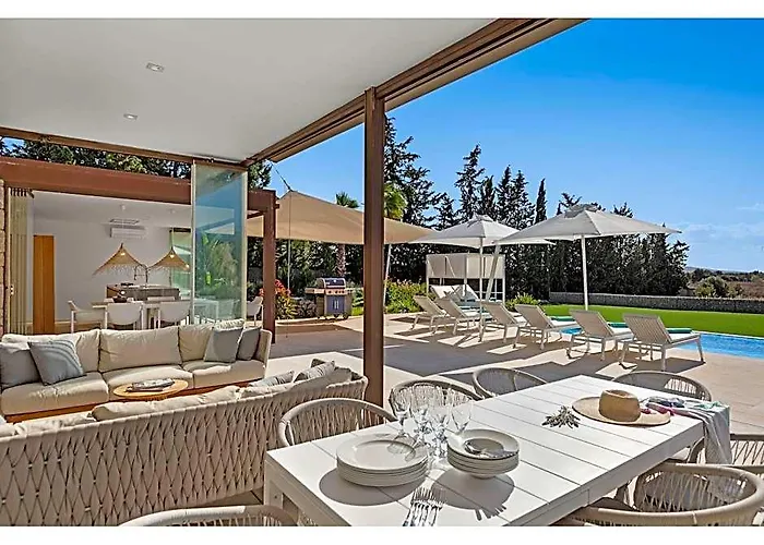 Country House In Mallorca With Pool And Bbq