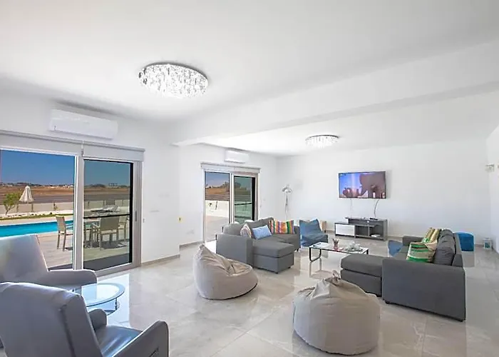 Villa Sienna, Fabulous 6Bdr Protaras Villa