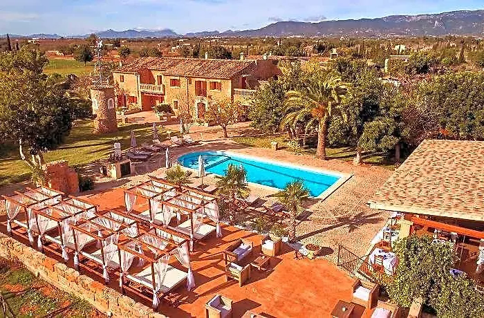 Es Quatre Cantons Hotel