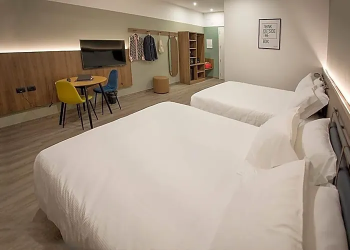 Moody Smart & Comfy Hotel