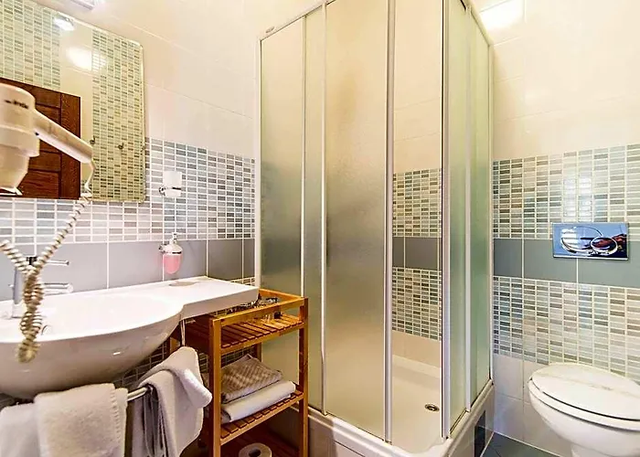 Beautiful Villa On The Island Of Brac With Infinity Pool, Beach At 30 Meters