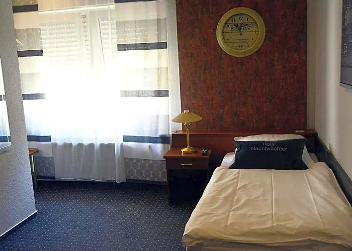 Hotel-Nachtwaechter