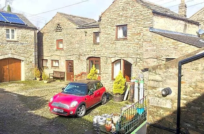 Fox & Hounds Inn