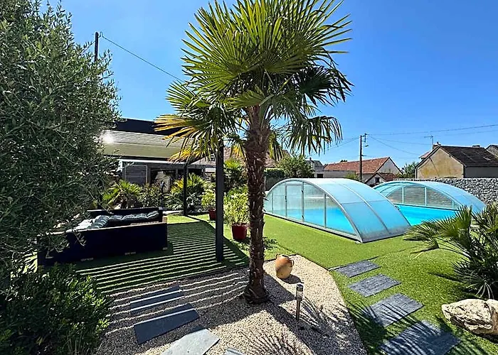 Gite La Belle Aventure Adapte Pmr Avec Piscine Et Jacuzzi