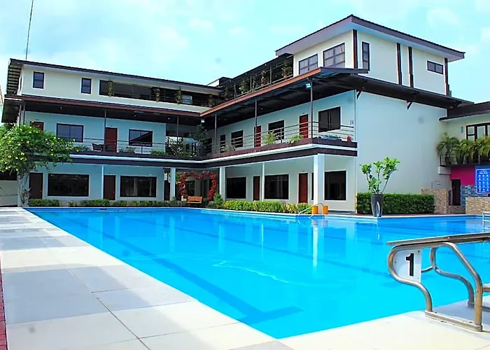 Maclare Resort