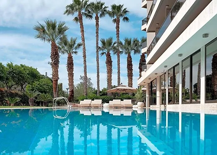 Golden Sun Hotel