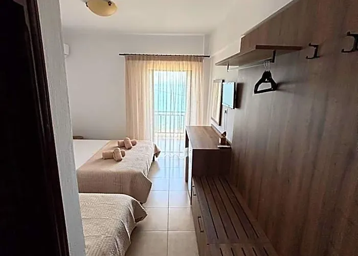 Hotel Avra