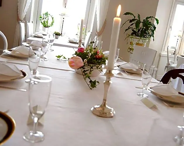 Strand Hotell