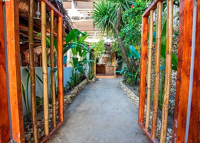 Bamboo Bungalow Resthouse Boracay
