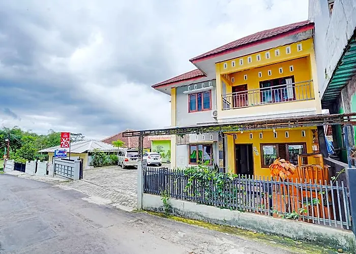 Oyo 113676 Wisma Al-Fahmi Syariah