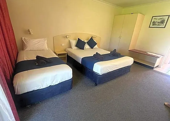 Outback Quarters Motel Hay