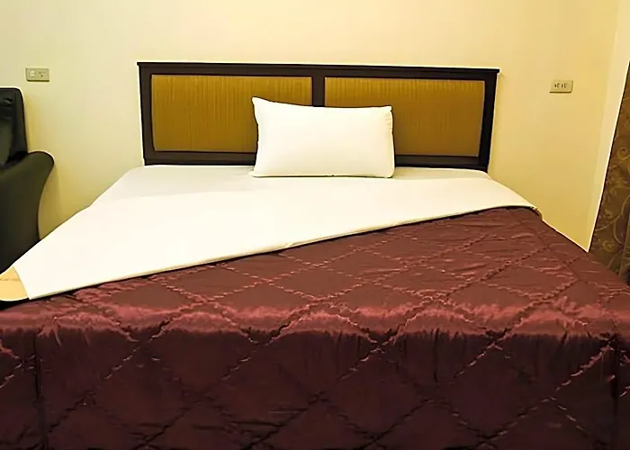 Yue Jing Commercial Hotel