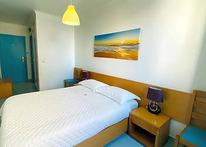 Weaa Hotel