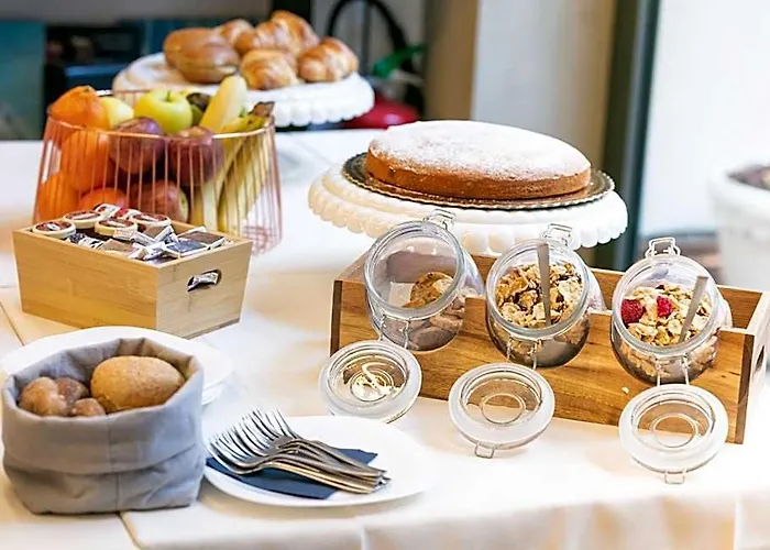 Domus Cavour Rooms&Suites