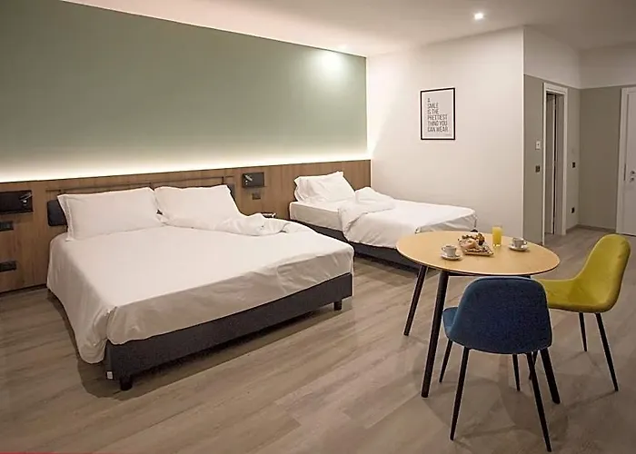 Moody Smart & Comfy Hotel