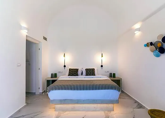 Lavadoze Luxury Suites