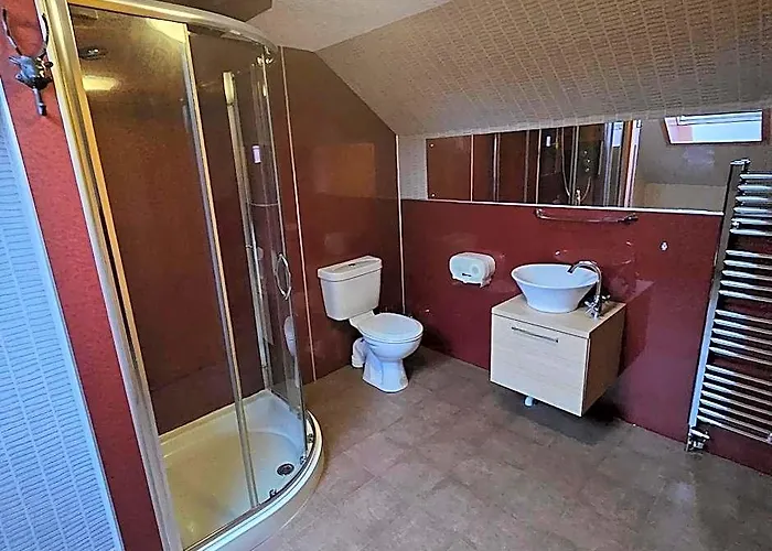 Commercial Hotel
