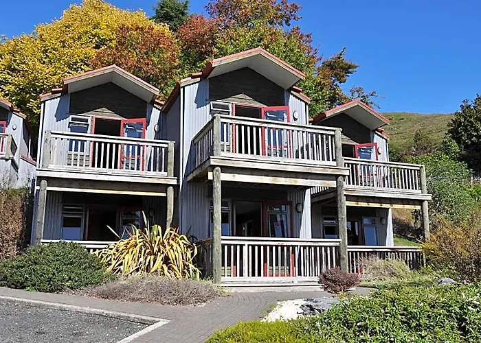 Waitomo Village Chalets Home Of Kiwipaka