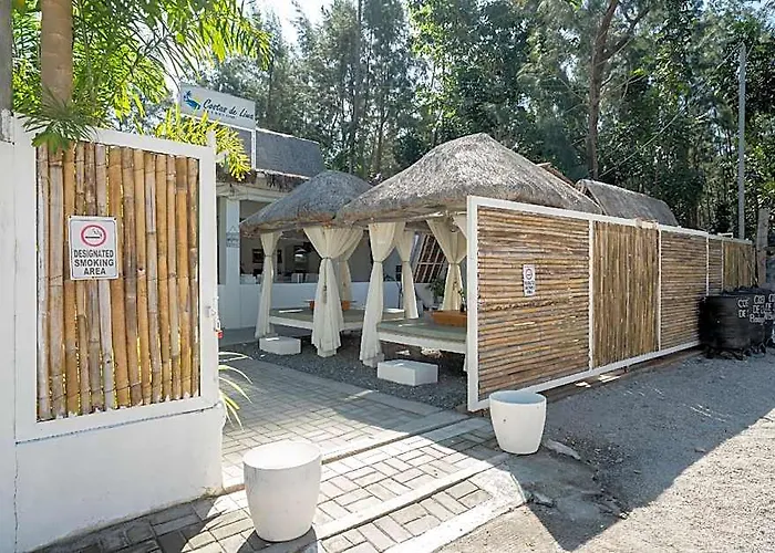 Costas De Liwa Bar & Beach Resort