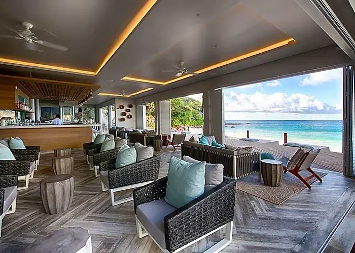 Carana Beach Hotel