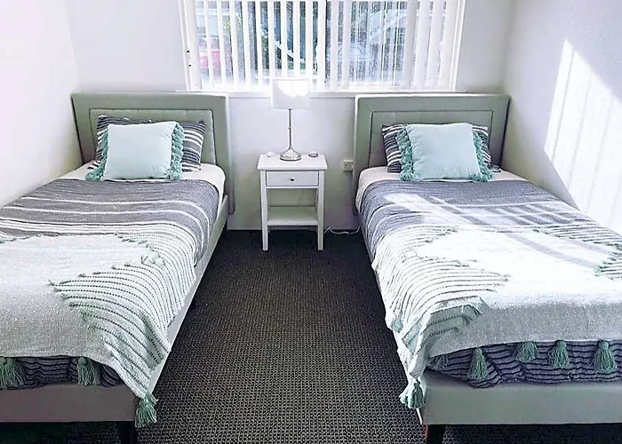 Nautilus Hamptons Style Beach Apartment Merimbula