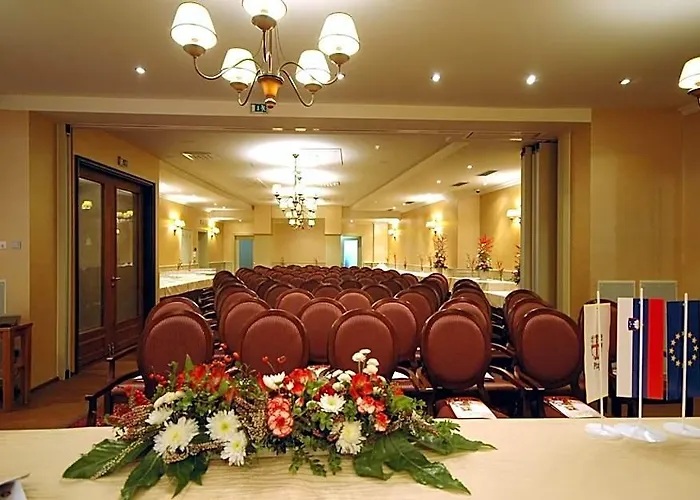 Hotel Mitra, Story Hotels