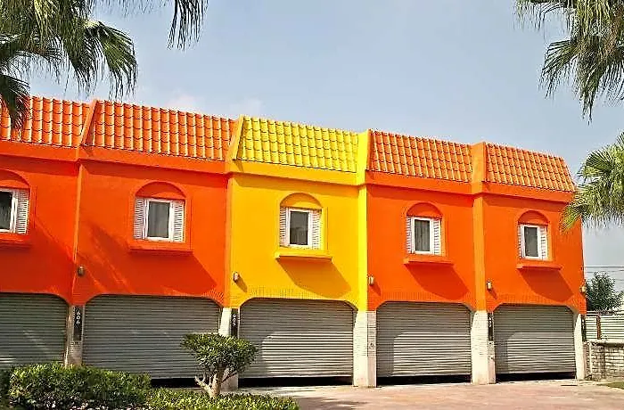 Yuan Motel